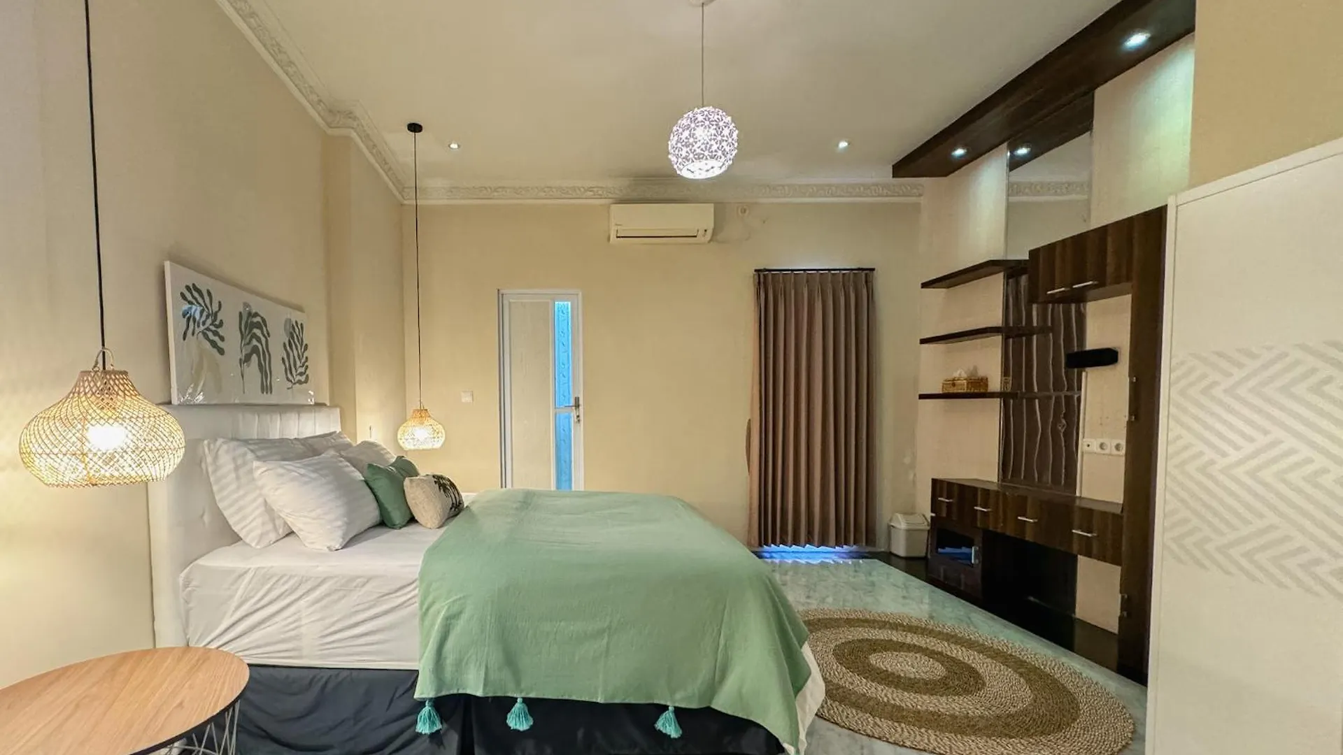Merdeka Kuta Guesthouse Legian  Guest house Legian (Bali)