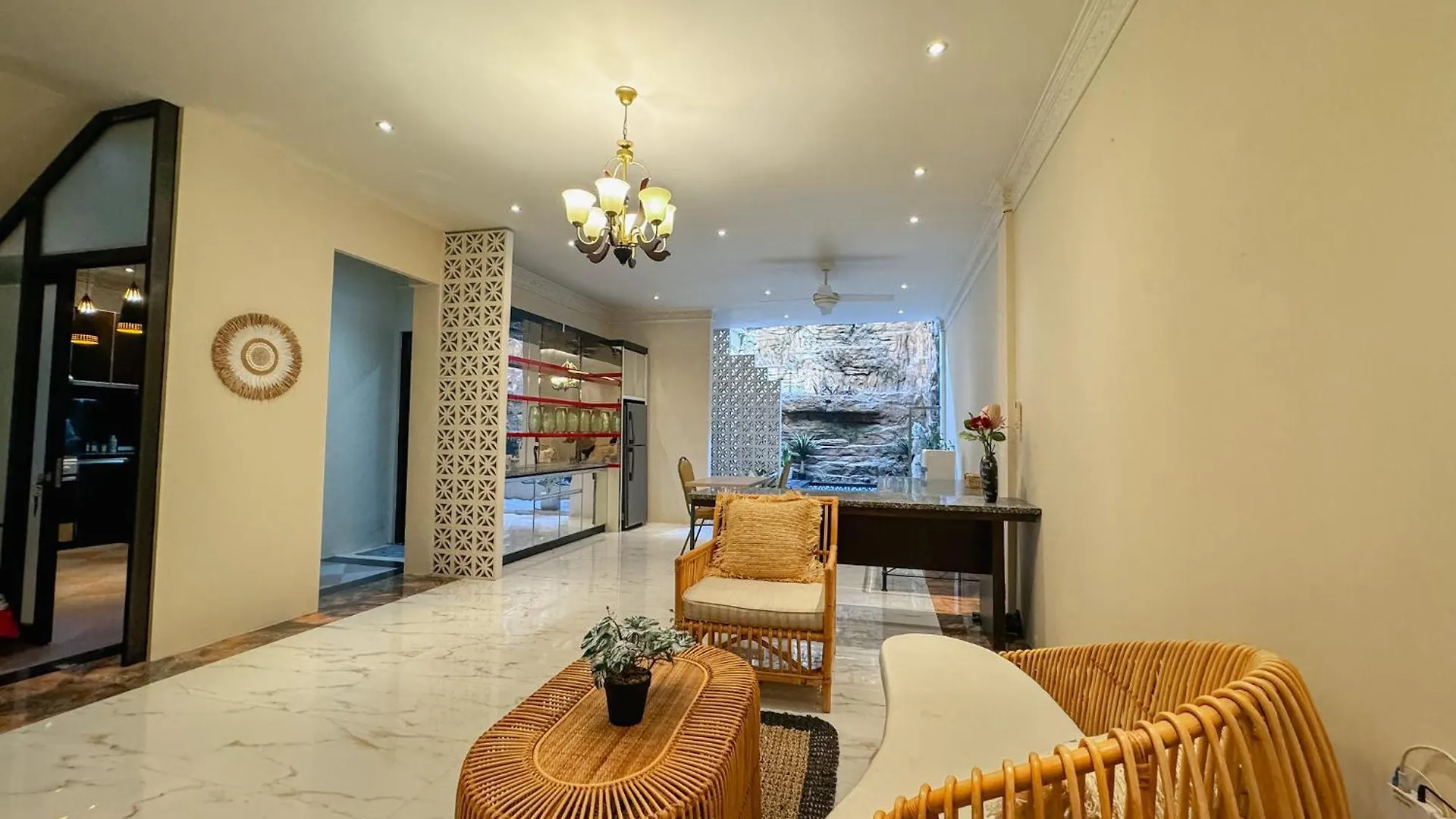 Merdeka Kuta Guesthouse Legian  0*, Legian (Bali)